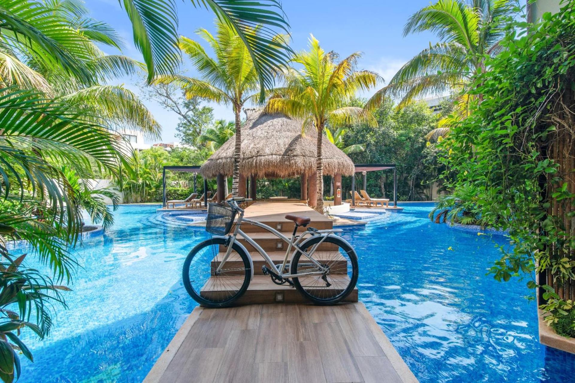Tropical Haven - Luxury Apartment With Private Rooftop Pool And Amazing Pool View 图卢姆 外观 照片
